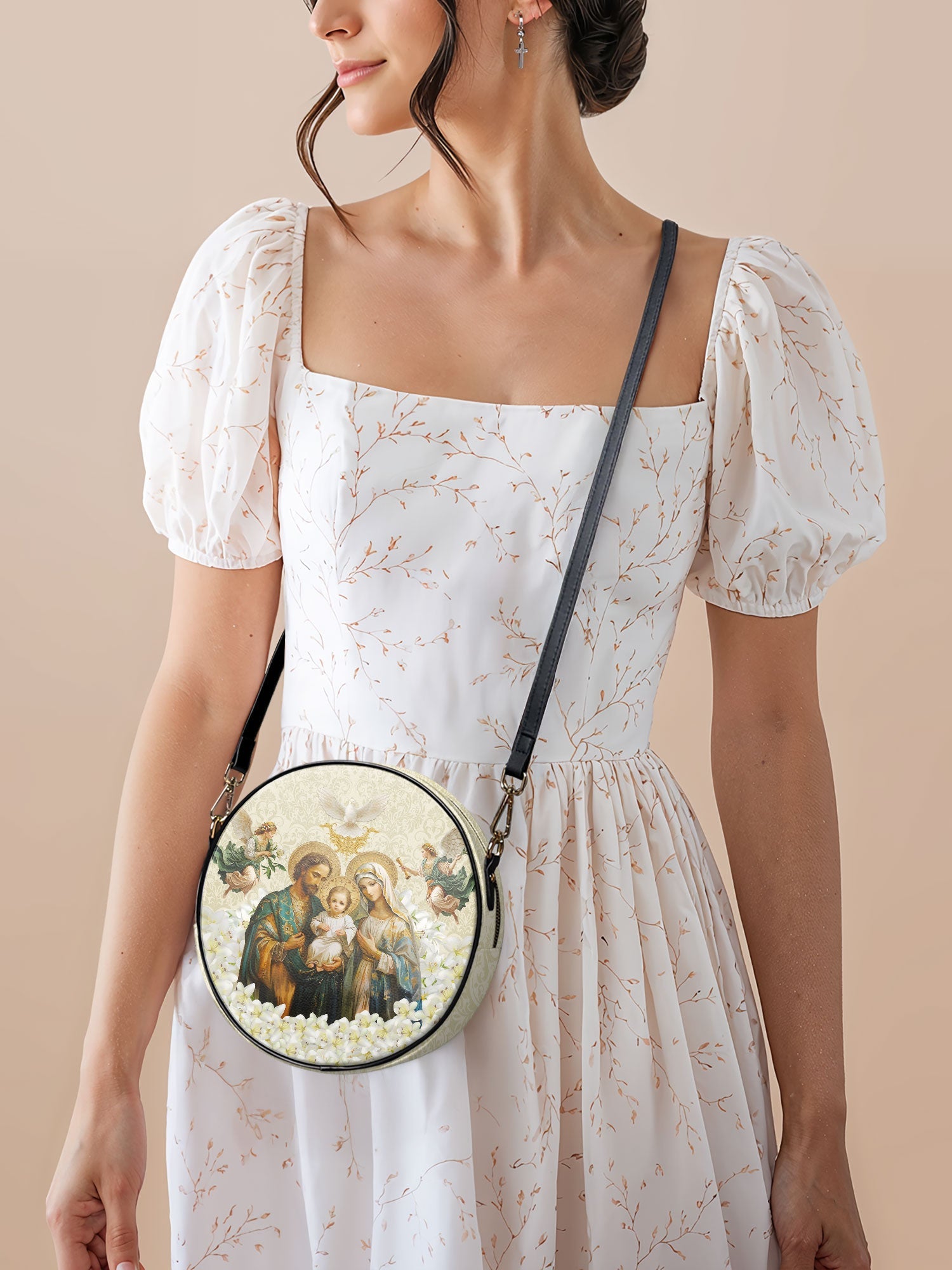 "Famoria" Circle Crossbody Bag